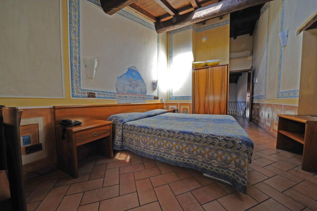 Albergo Giulia Gonzaga Sabbioneta Esterno foto